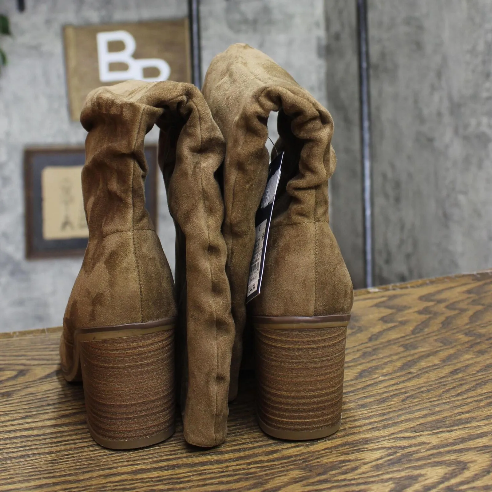 Universal Thread Womens Junie Tall Boots 90975015 Taupe Brown 6M