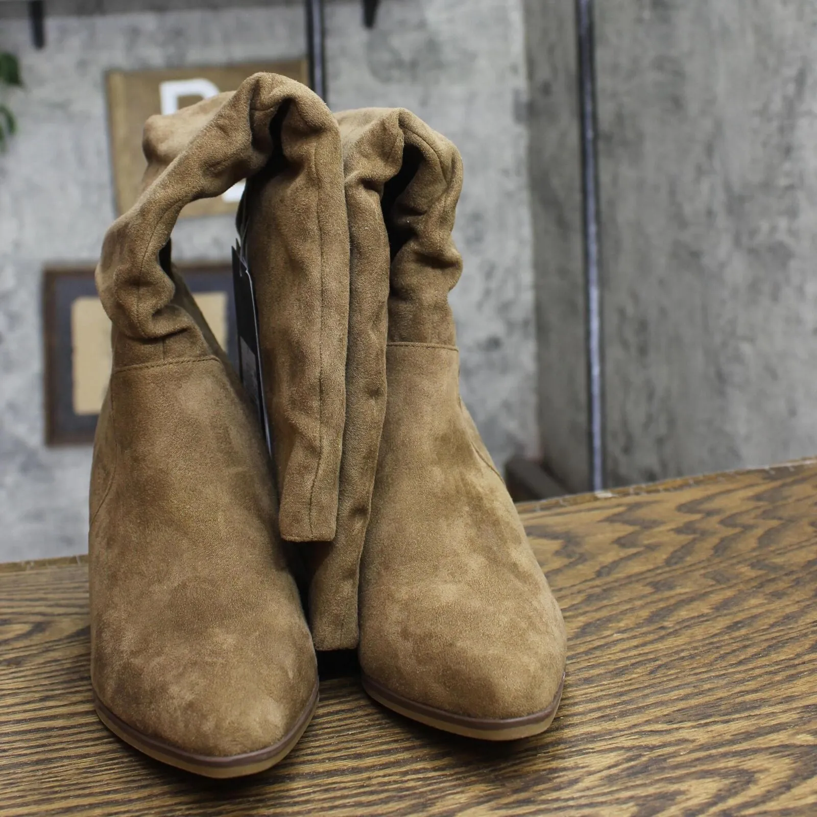 Universal Thread Womens Junie Tall Boots 90975015 Taupe Brown 7M