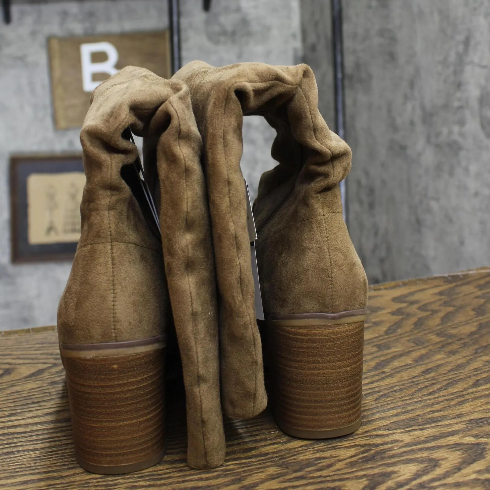 Universal Thread Womens Junie Tall Boots 90975015 Taupe Brown 7M