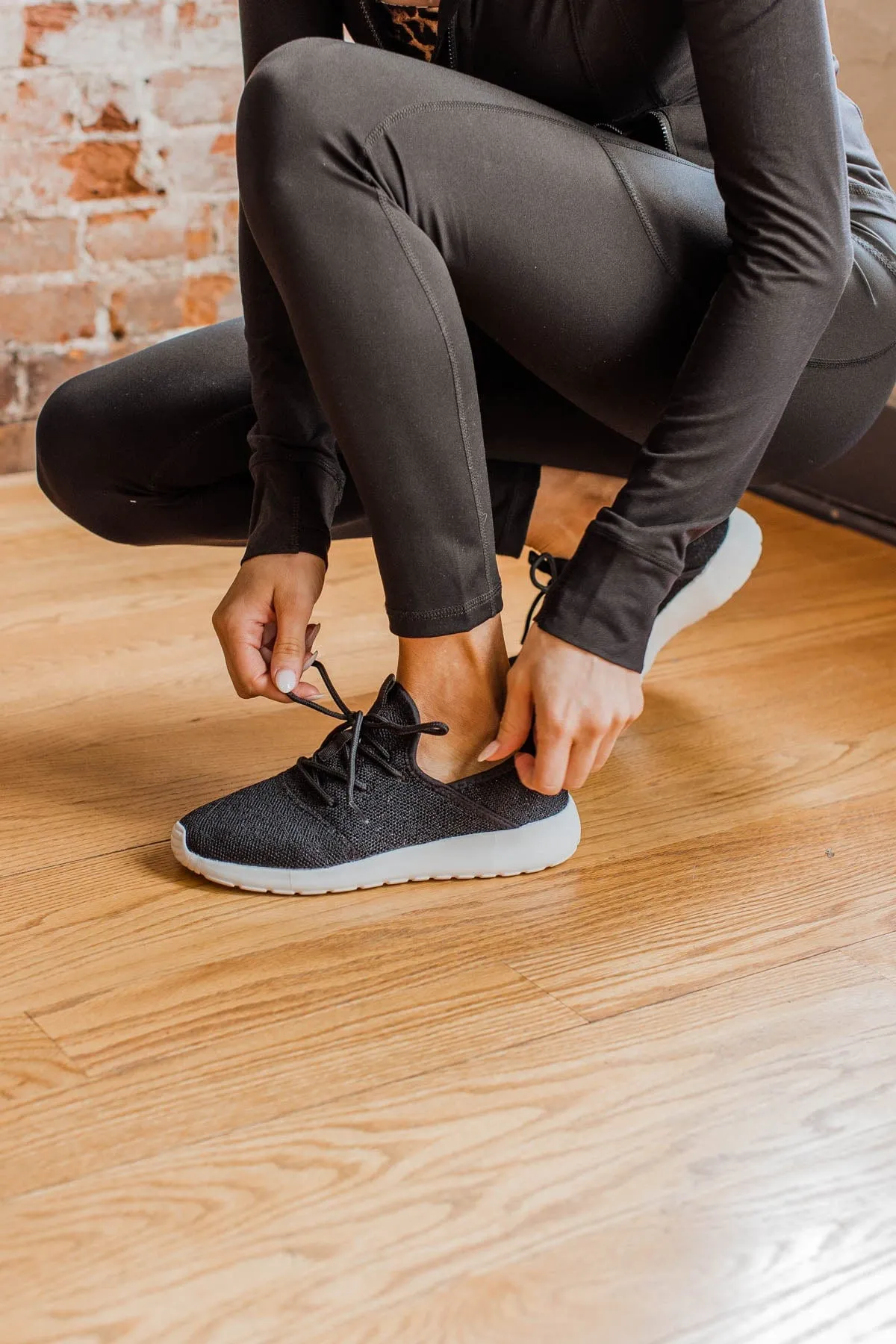 Very G Liliana Sneakers- Black