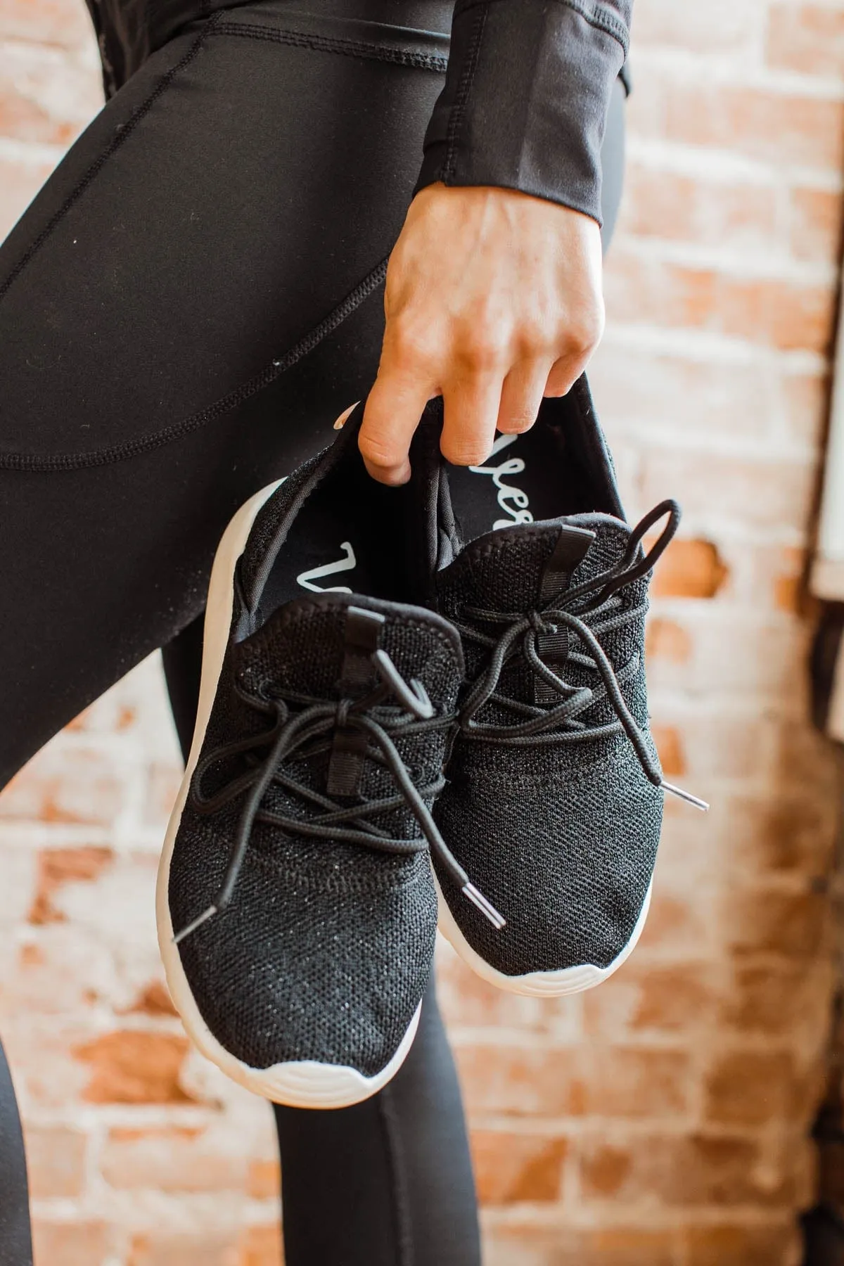 Very G Liliana Sneakers- Black