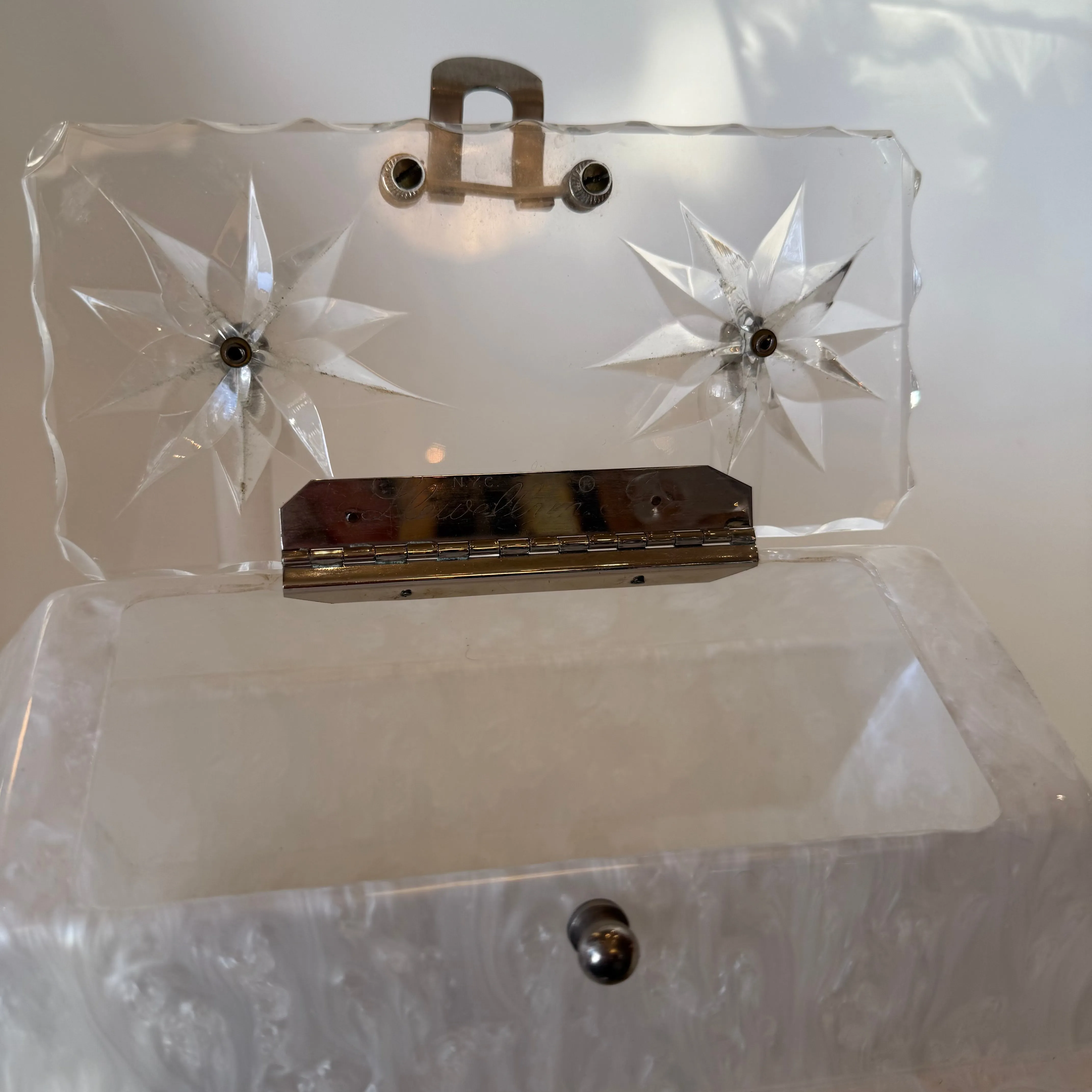 Vintage Llewellyn White Pearl & Clear Lucite Purse (1123a)