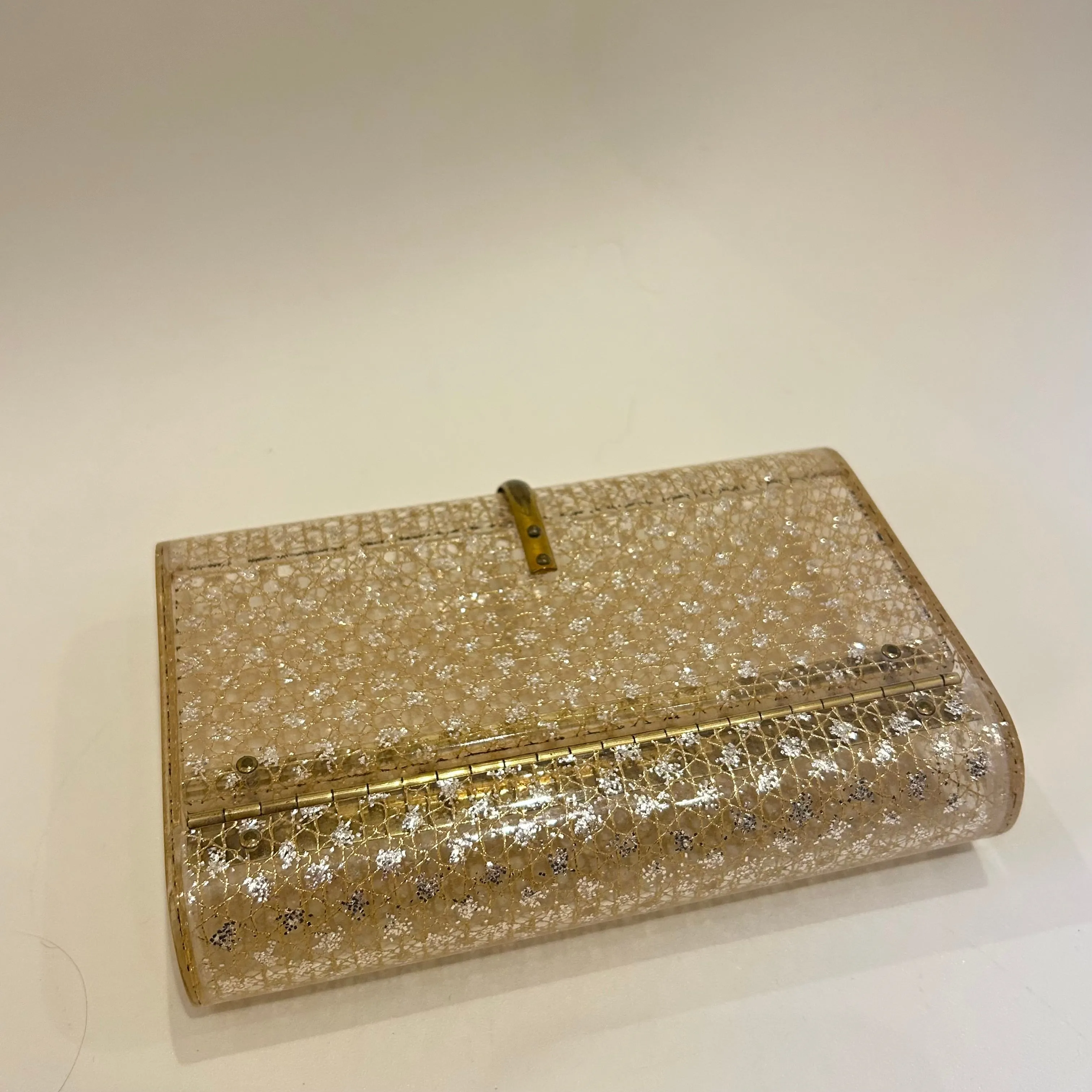 Vintage Wilardy Originals Stardust Lucite Clutch (1124e)