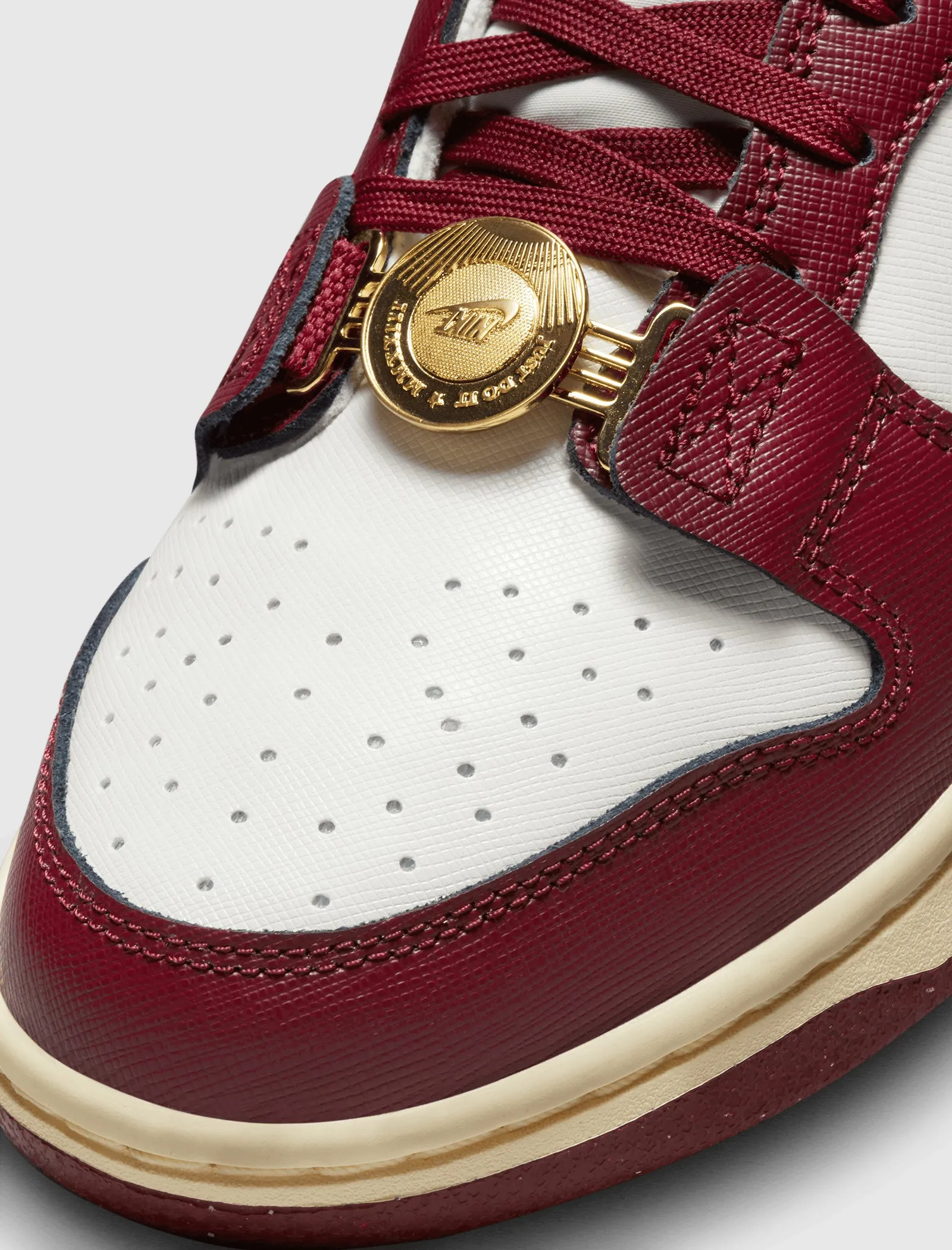 WOMEN'S DUNK LOW SE "SAIL TEAM RED"