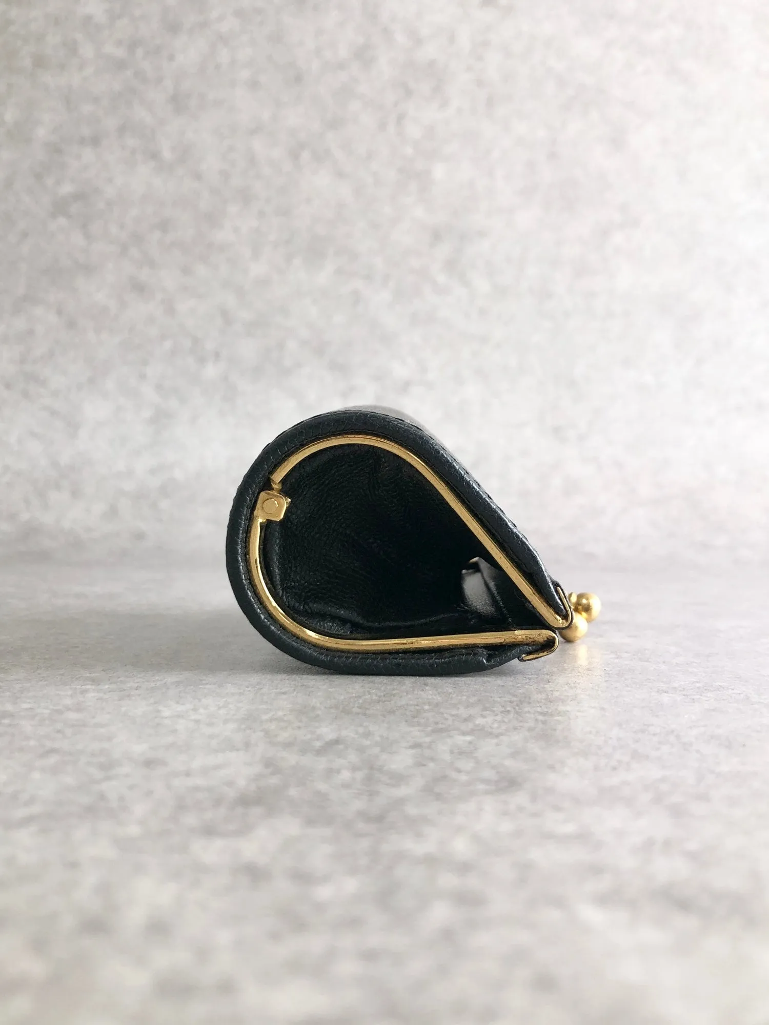 Yves Saint Laurent YSL Logo Metal Clasp Coin Purse Black Vintage hvc8nr